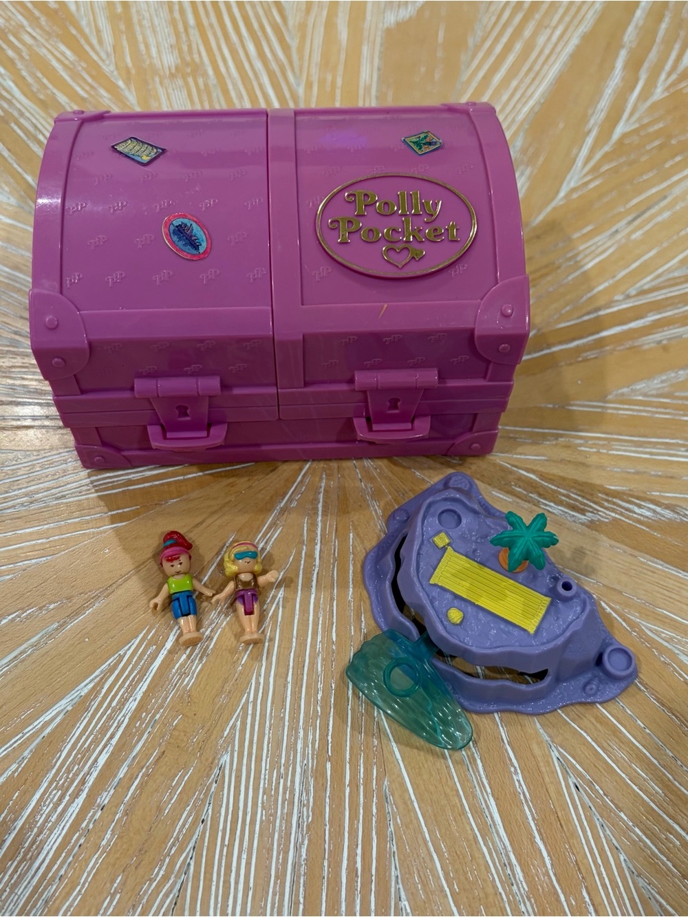 1996 Surf ‘n Swim Island Polly Pocket Bluebird with dolls